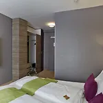 Demas Hotel