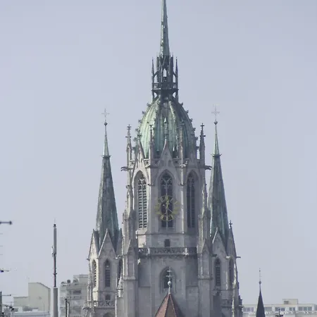 Demas Munich