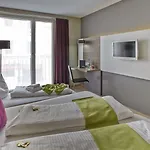 Demas Hotel