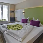 Demas Hotel 3*